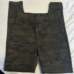 Sanctuary camo leggings size XS